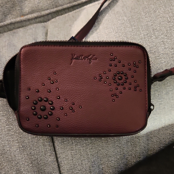 Kendall & Kylie studded Crossbody Bag - Picture 3 of 7